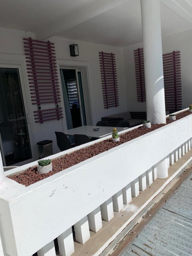 Hôtel le petit randonneur Cilaos Exterior foto