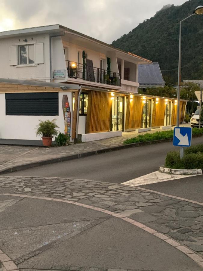 Hôtel le petit randonneur Cilaos Exterior foto