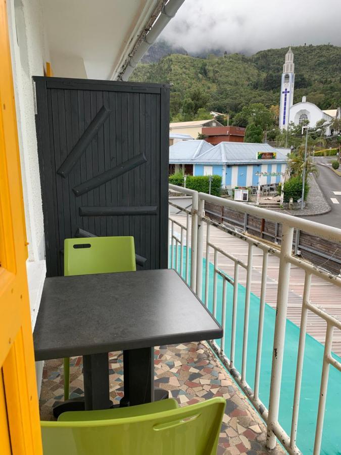 Hôtel le petit randonneur Cilaos Exterior foto